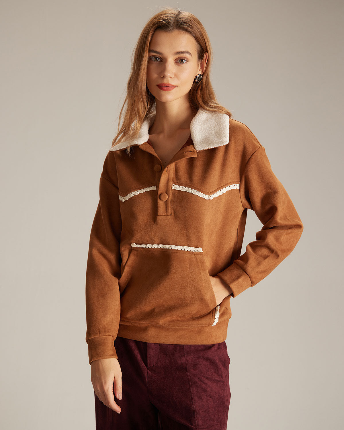 Braun Wildleder Sweatshirt mit umgekehrten Knöpfen von Fudus
 - Krohn-e