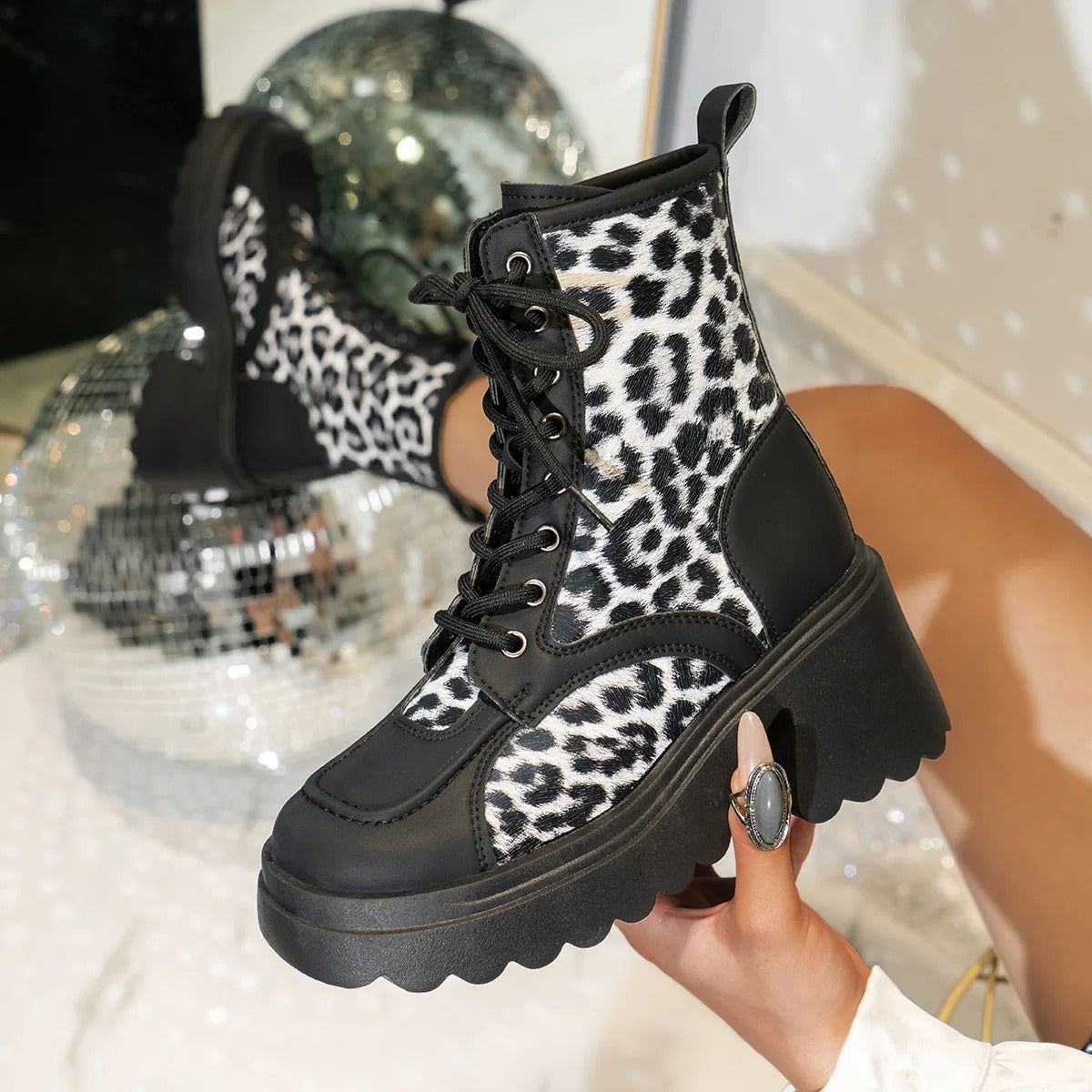 ModeGeist | Leopardenmuster Schnürstiefel