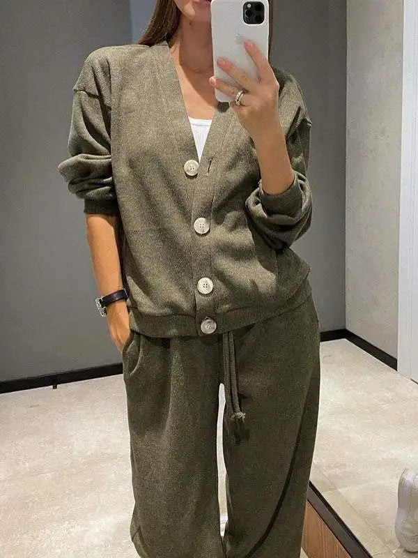 ModeGeist | Damen Zweiteiliges Gestricktes Jacke und Hose mit Knöpfen