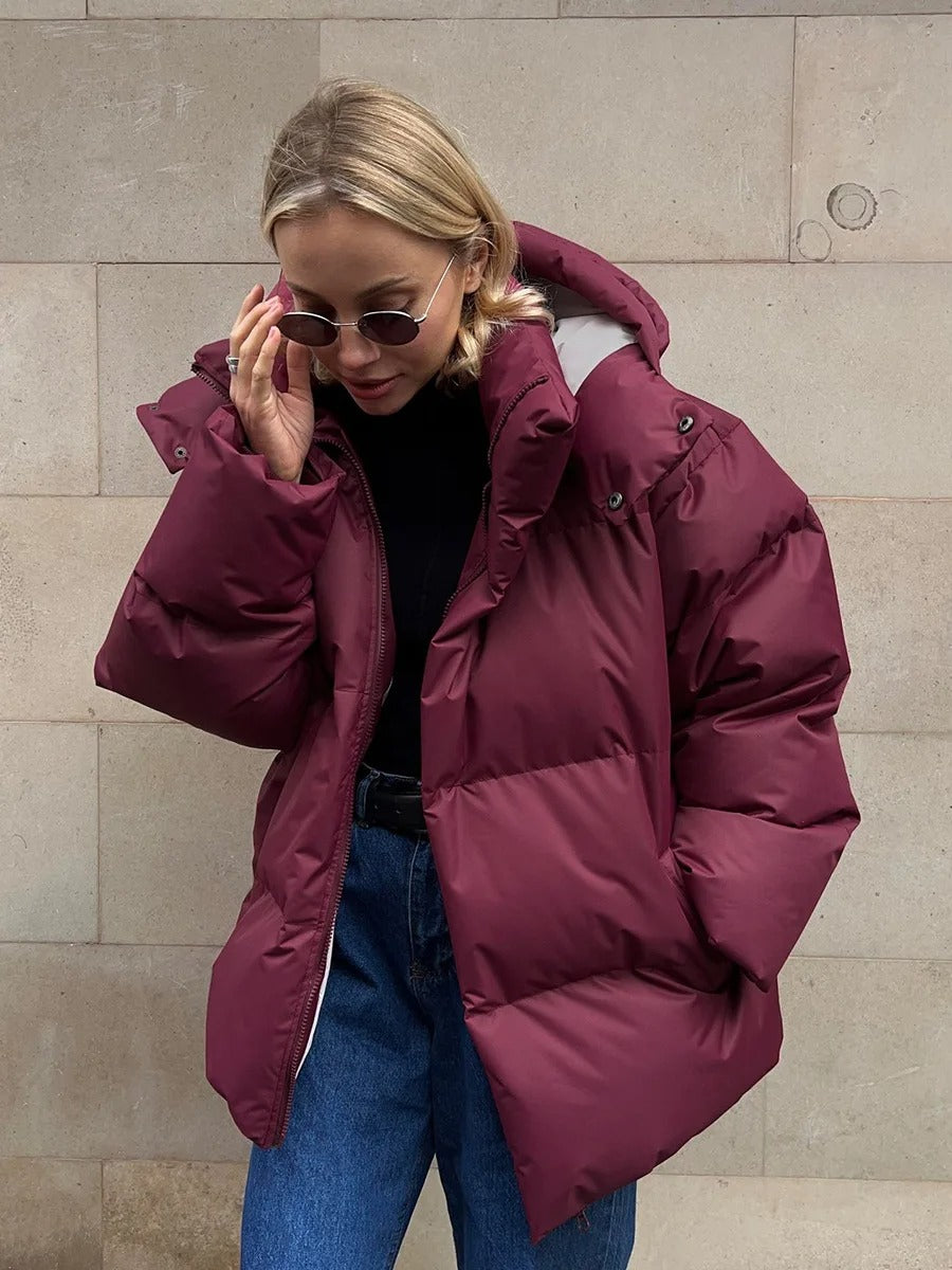 ModeGeist | Kurze, gepolsterte Kapuzenjacke für Frauen