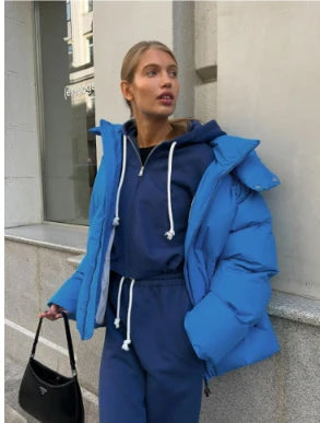 Kurze Damenjacke Larina mit Kapuze