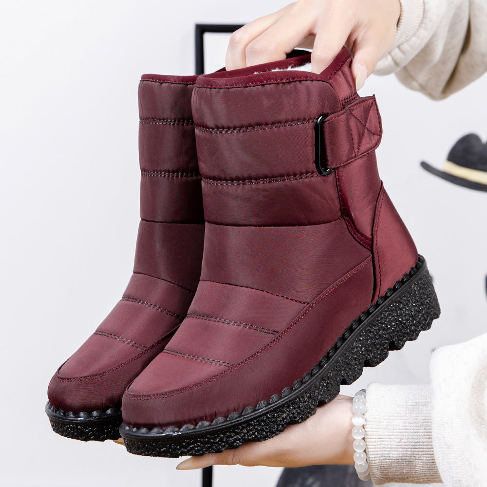 Warme, stilvolle Winterstiefel mit Runenmuster