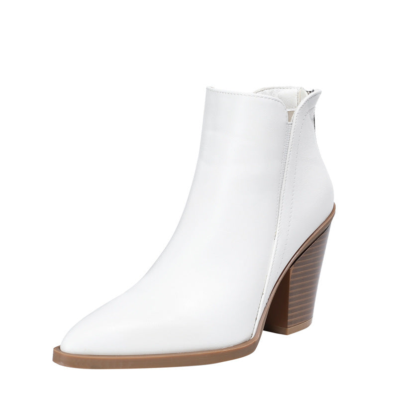 ModeGeist | Spitz Zulaufende Blockabsatz Stiefeletten