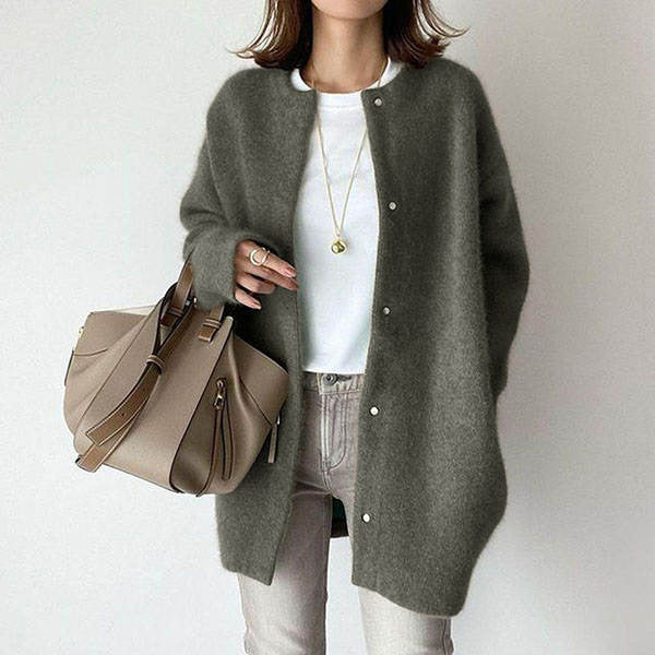 ModeGeist | Langärmelige Strickjacke mit Knöpfen