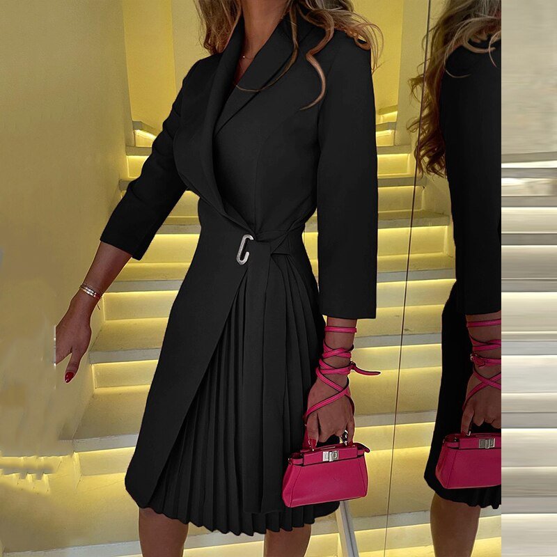 Elegantes Blazerkleid mit elegantem Stehkragen