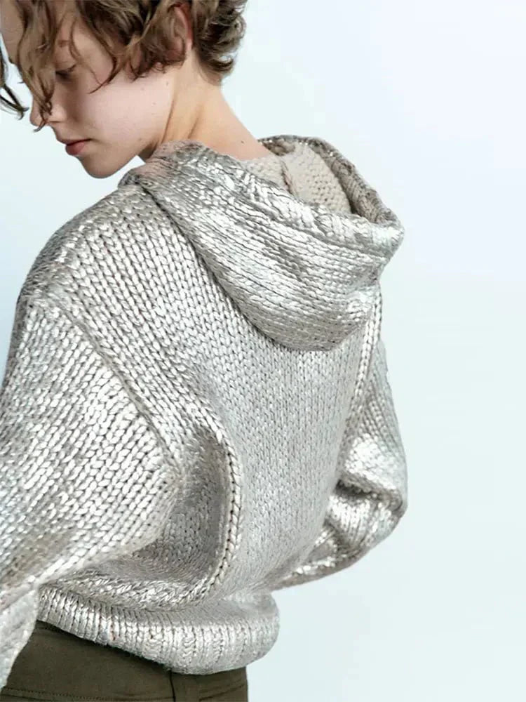 ModeGeist | Schicker Damen Kapuzenpullover mit Metallic Rippbesatz und Folie