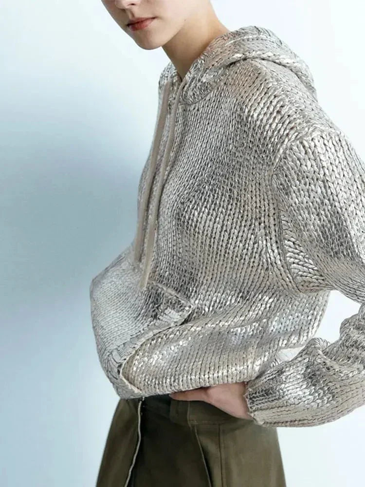 ModeGeist | Schicker Damen Kapuzenpullover mit Metallic Rippbesatz und Folie