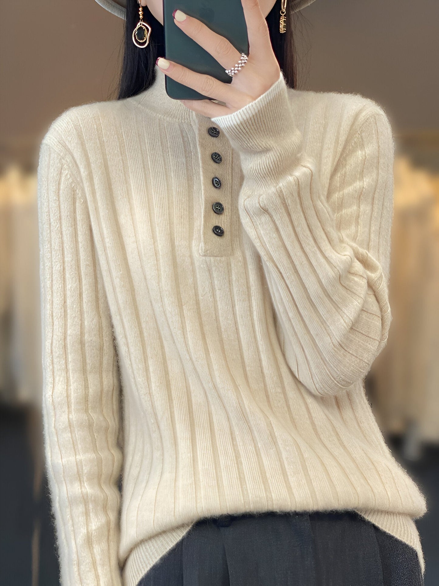 Dominika: Lässiger Strickpullover mit umgeklapptem Kragen