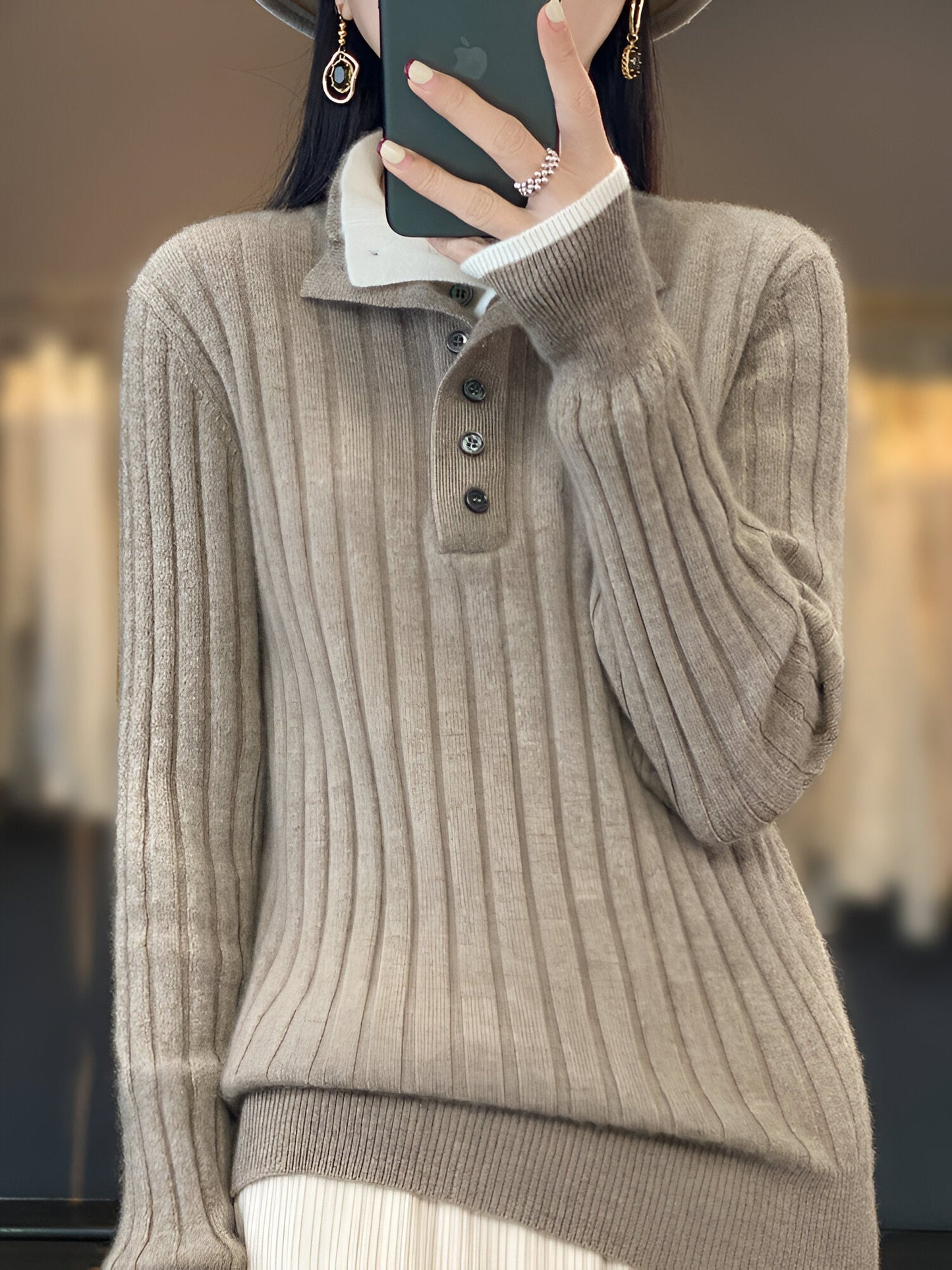 Dominika: Lässiger Strickpullover mit umgeklapptem Kragen